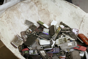 Wat is e-waste en waarom is het belangrijk om e-waste te recyclen?